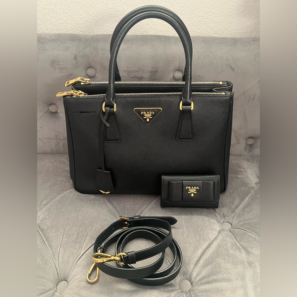 Prada Galleria Medium Saffiano leather bag & Key case Bundle
